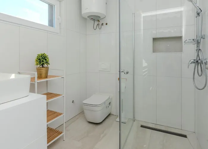 Amazing In With House Sea View *