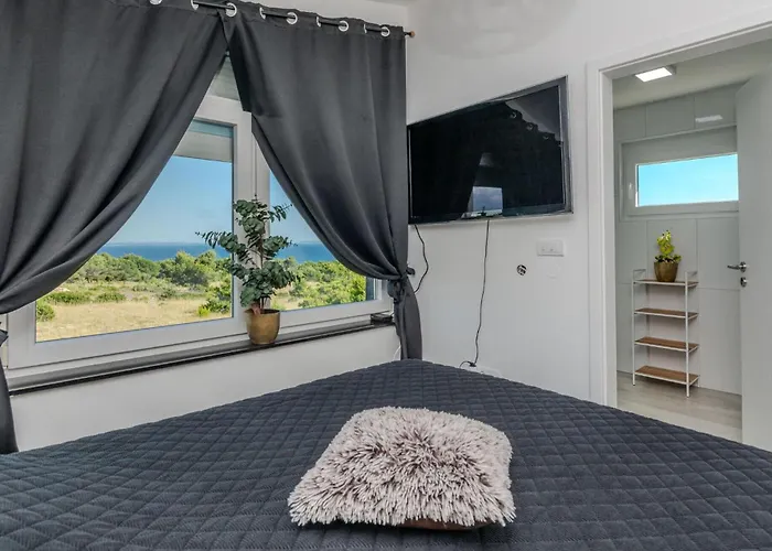 Amazing In With House Sea View