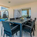 Holiday home Pet Friendly In *