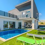 Amazing In With House Sea View