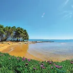 Holiday home Pet Friendly In Vir