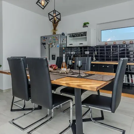 Amazing In With House Sea View