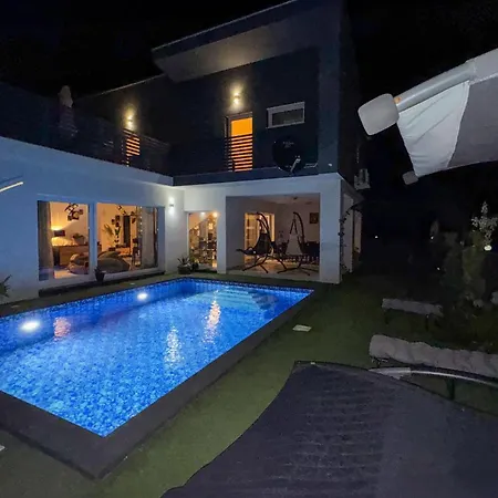 Pet Friendly In Prázdninový dům Vir