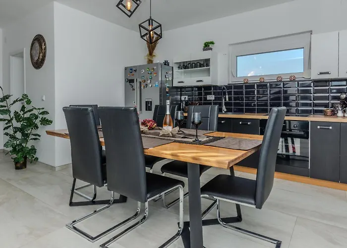 Amazing In With House Sea View